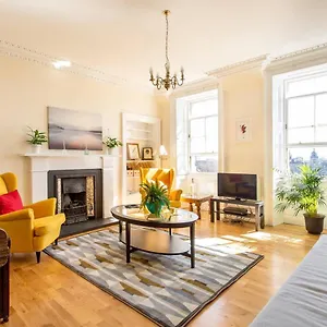 https://retro-castle-retreat-2bed.edinburghhotelsuk.org