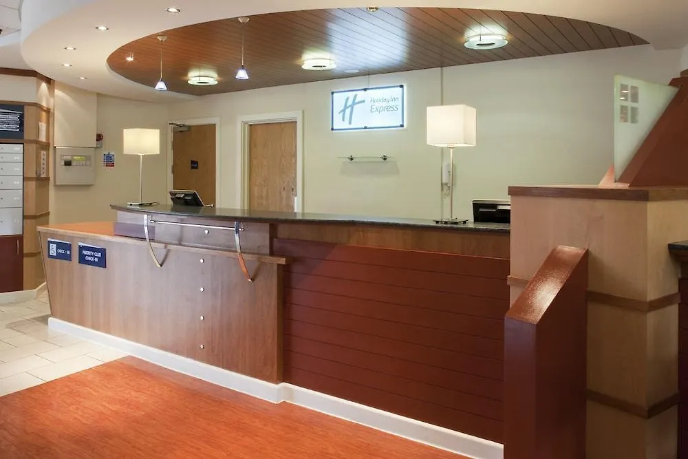 Holiday Inn Express Cardiff Bay By Ihg Hotel