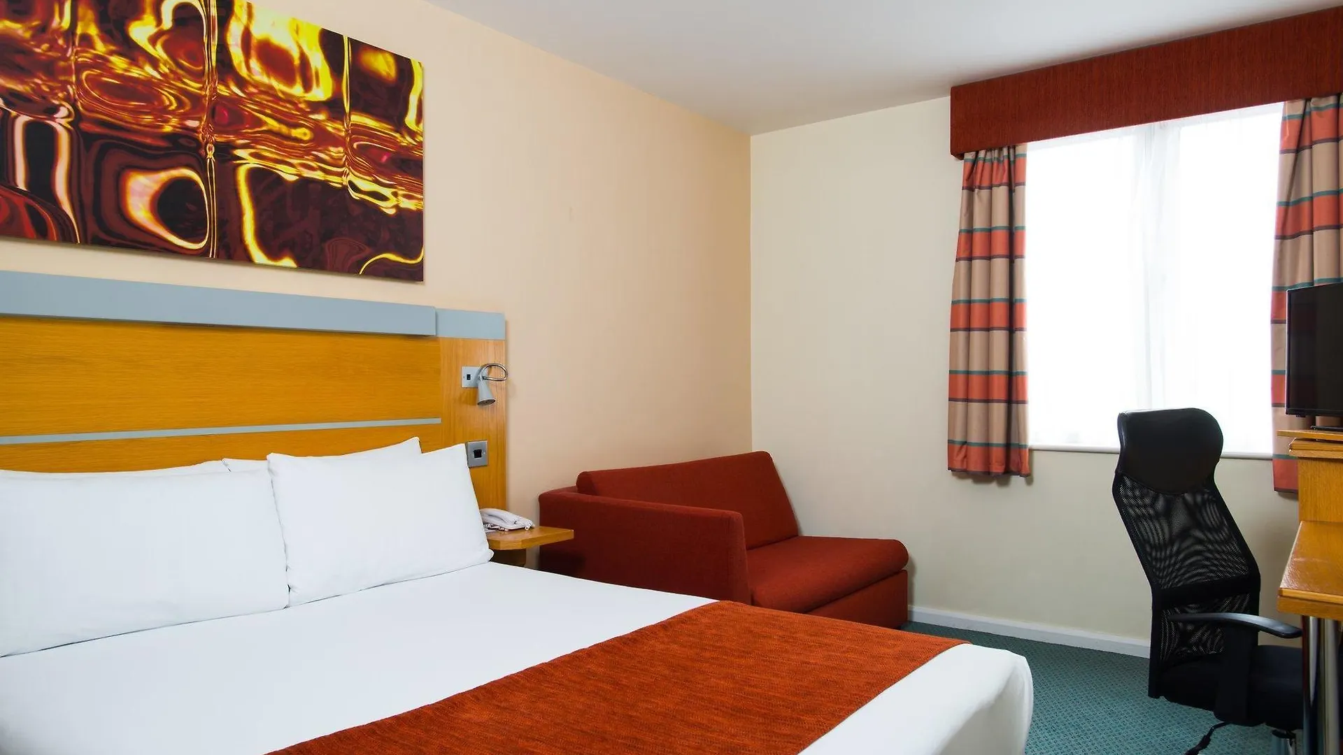 Holiday Inn Express Cardiff Bay By Ihg